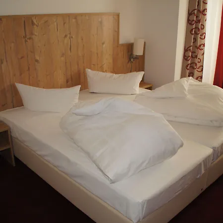 ホテル Koegele Bei Innsbruck Axamer Lizum 3*