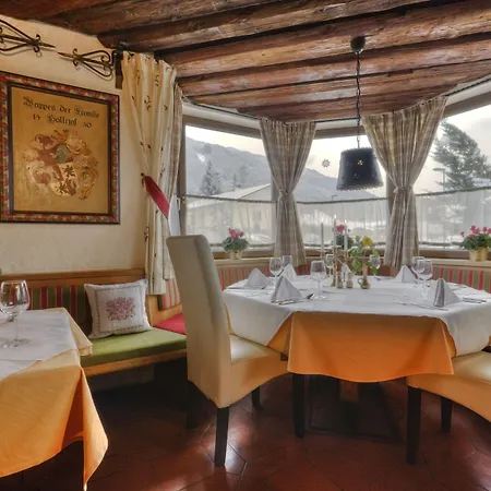 ホテル Koegele Bei Innsbruck Axamer Lizum 3*