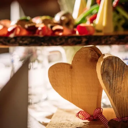 ホテル Koegele Bei Innsbruck Axamer Lizum アクサムス